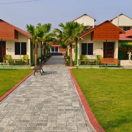 New Mouchak Hotel & Resorts Tajpur Экстерьер фото